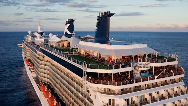 Kampanjpris på Celebritys kryssningar. Bild på ett av Celebrity Cruises fartyg.