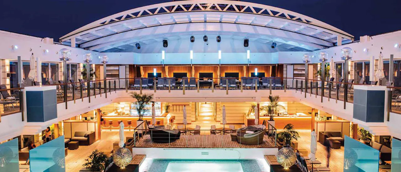 I poolen eller vid poolbaren – vilket är det bästa stället för maximal förfriskning