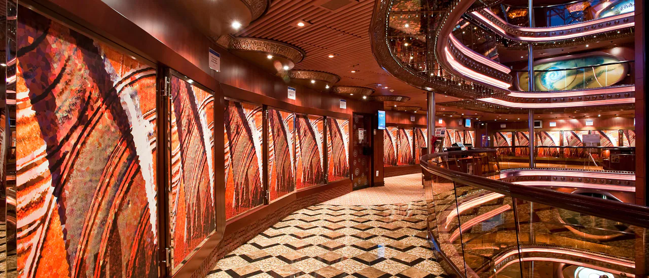 The atrium - hjärtat av fartyget