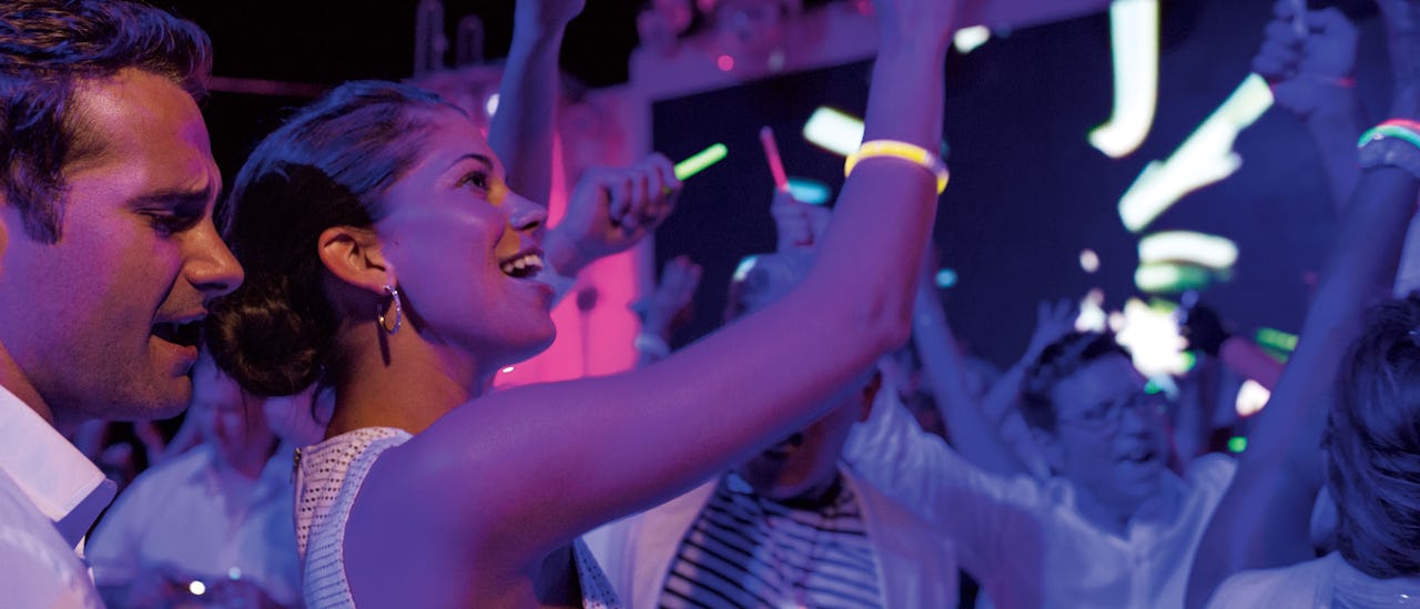 Nattklubben Spice H2O med dansgolv under stjärnorna