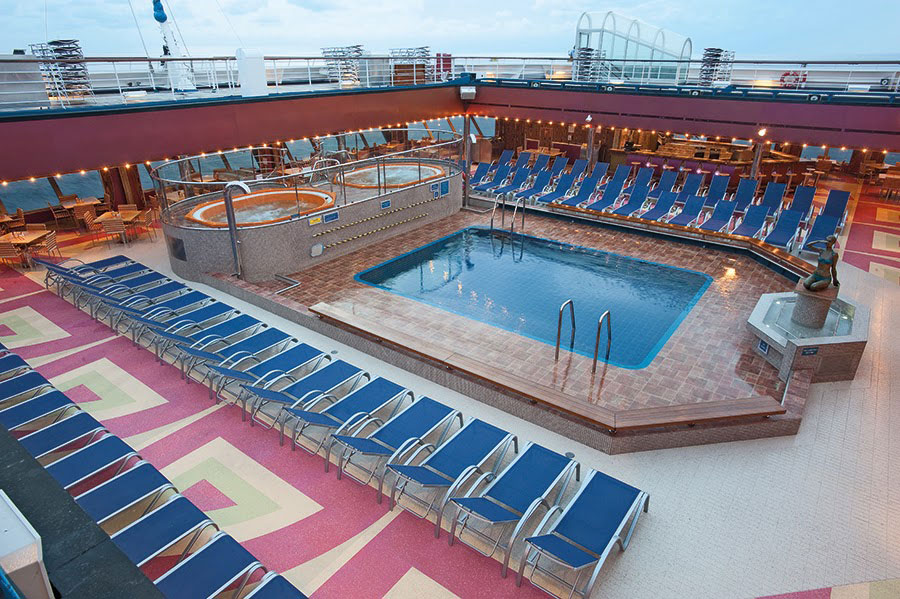 Lugna pooldäcket allra längst akterut