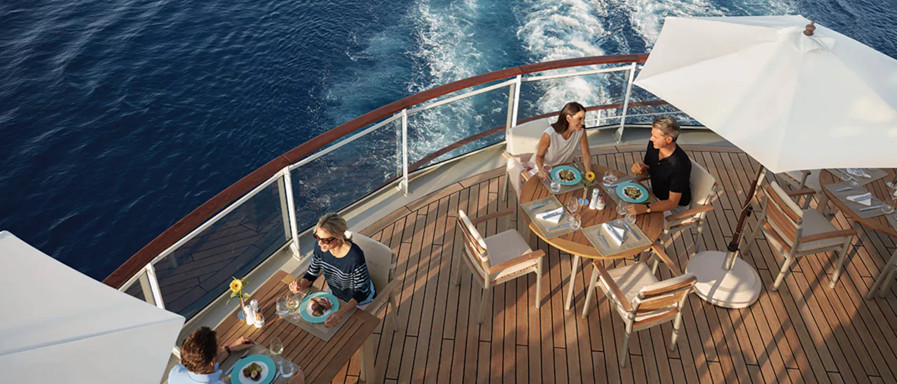 På Yacht Club kan du uppleva det finaste köket och en oförglömlig panoramautsikt över havet