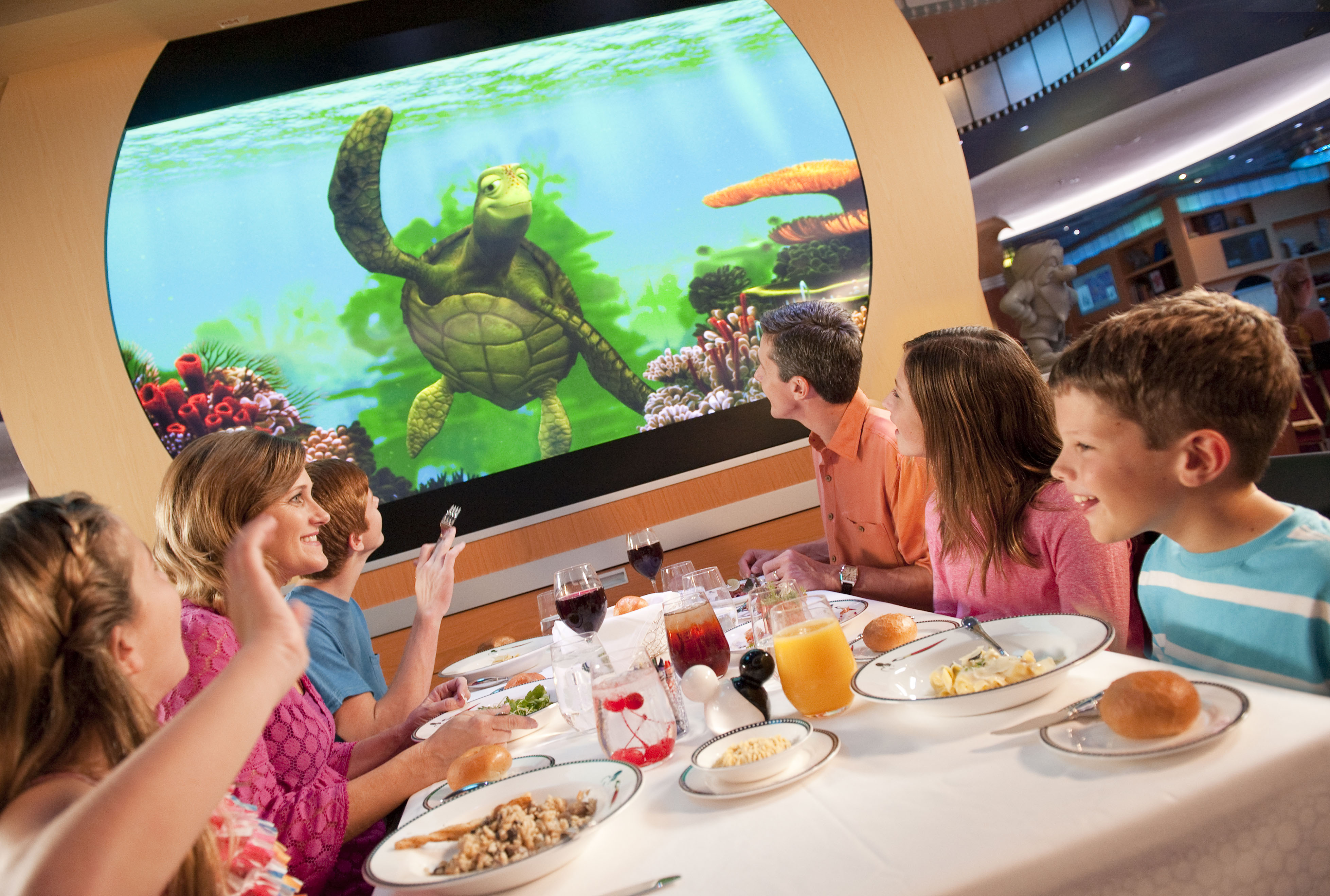På restaurangen Animatos´s Palate får du en interaktiv middagsshow medan du äter