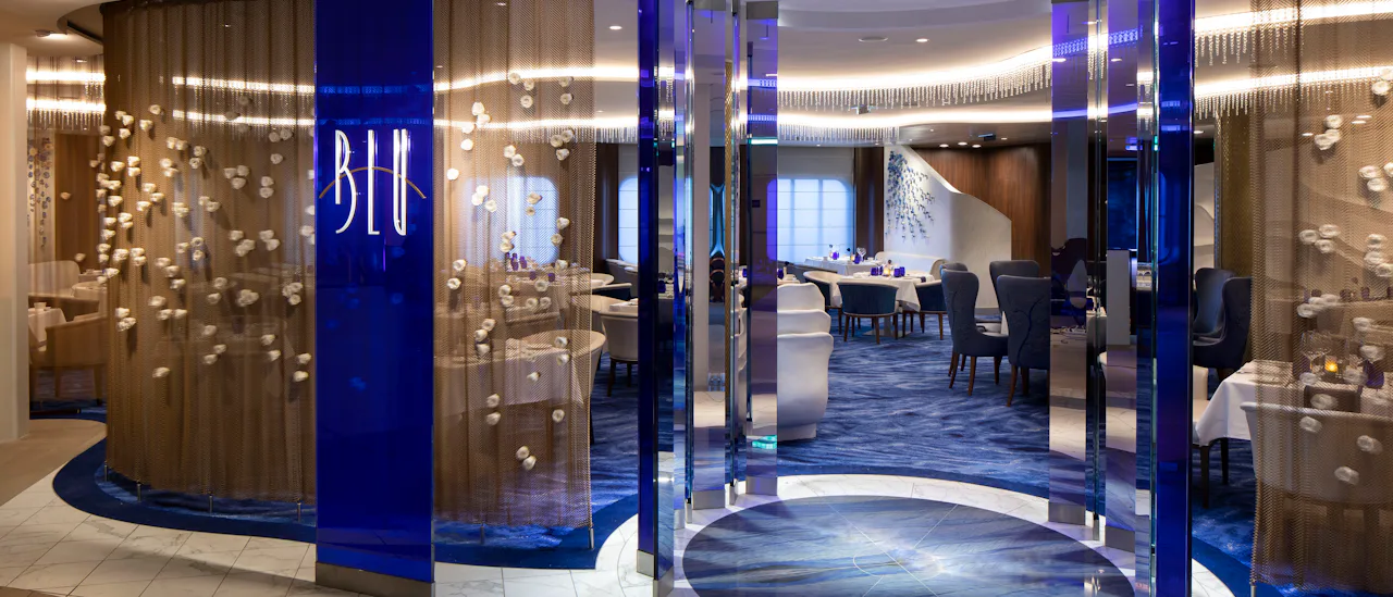 Restaurangen Blu är exklusiv för boende i en Aquaklass-hytt. Blu serverar hälsosam gourmetmat.