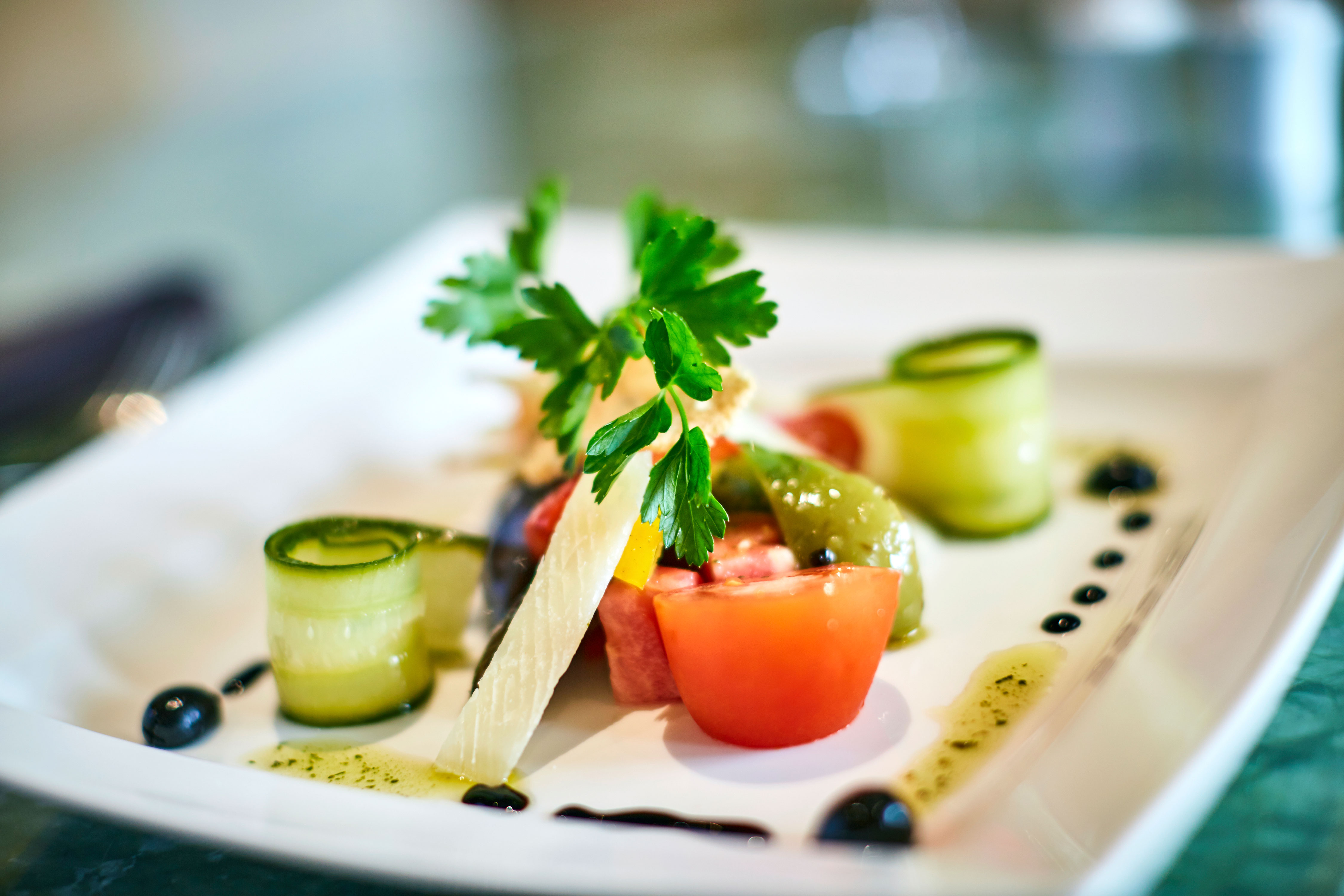 Smakfulla måltider med utvalda viner från prisbelönte vinexperten Olly Smith på specialrestaurangen The Glass House.