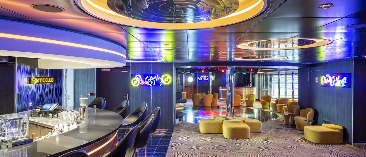 Dansa hela natten på Attic Club!