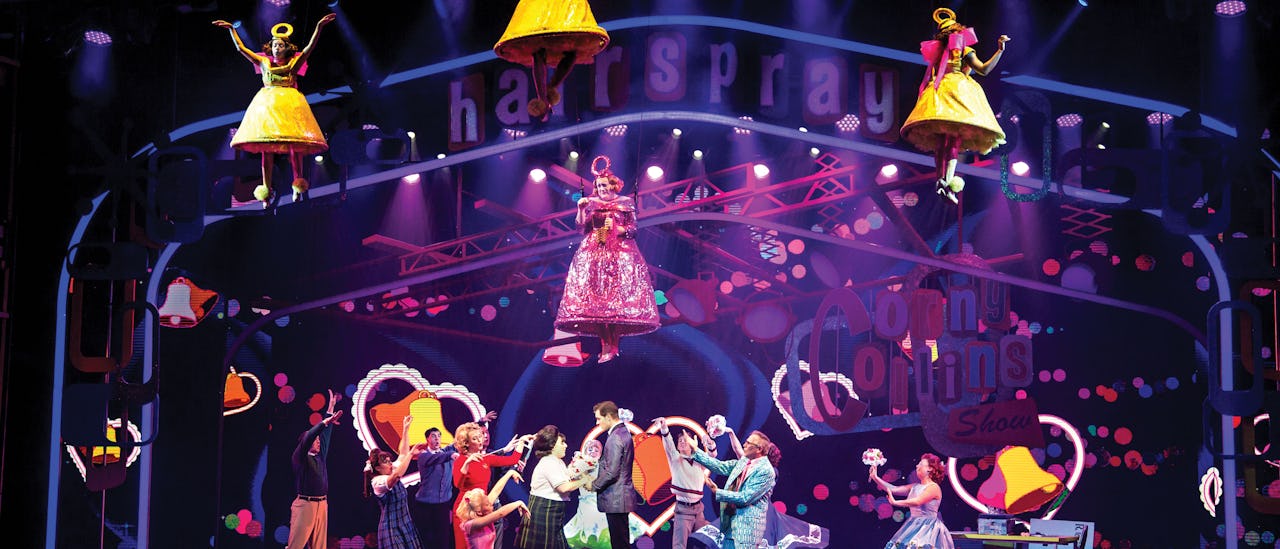 Huvudattraktionen i teatern är en 90 minuter lång och påkostad uppsättning av musikalen Hairspray