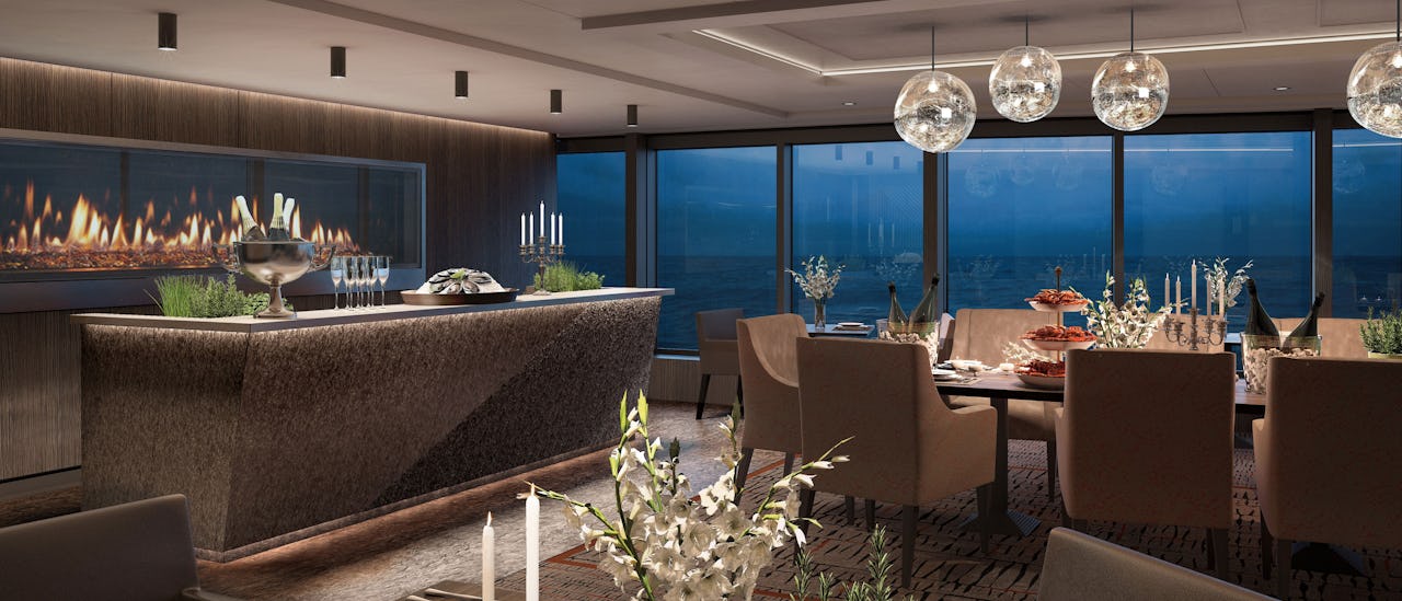 Njut av läckra gourmeträtter på Lindström, à la carte-restaurangen.