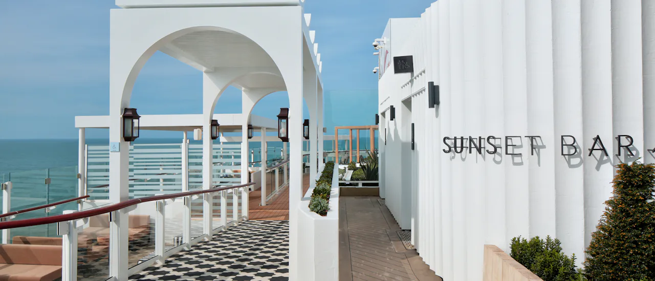 Sunset bar