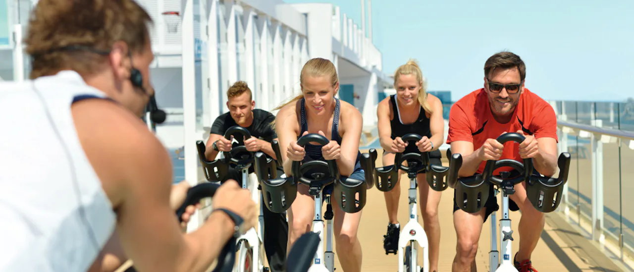 Cykelkursen hålls i cykelrummet eller i arenan på däck