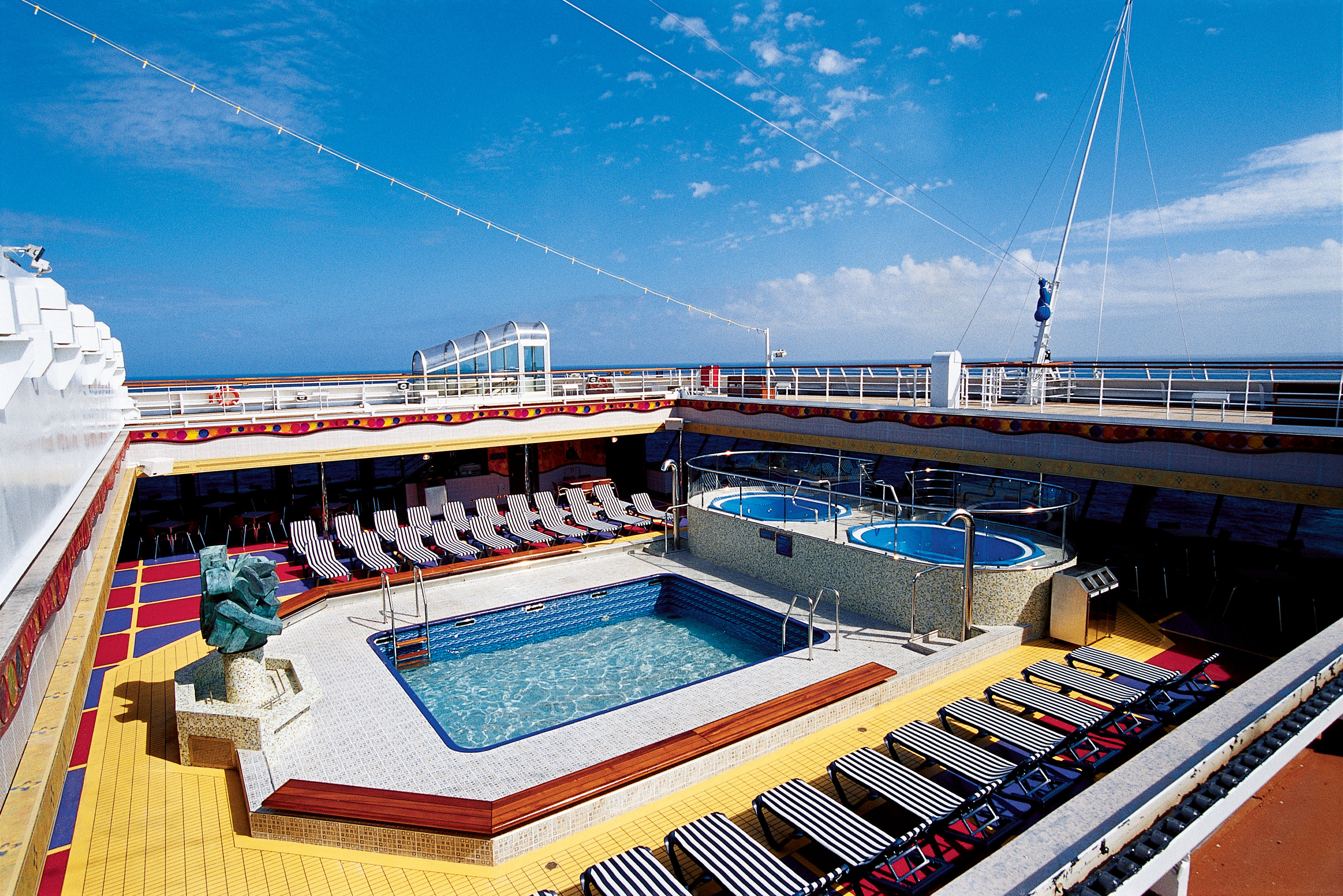 Lugna pooldäcket allra längst akterut