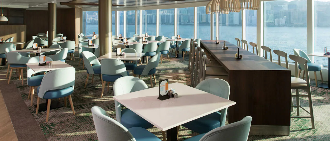 Njut av en värld av smaker i det marknadsinspirerade Oceanview Café