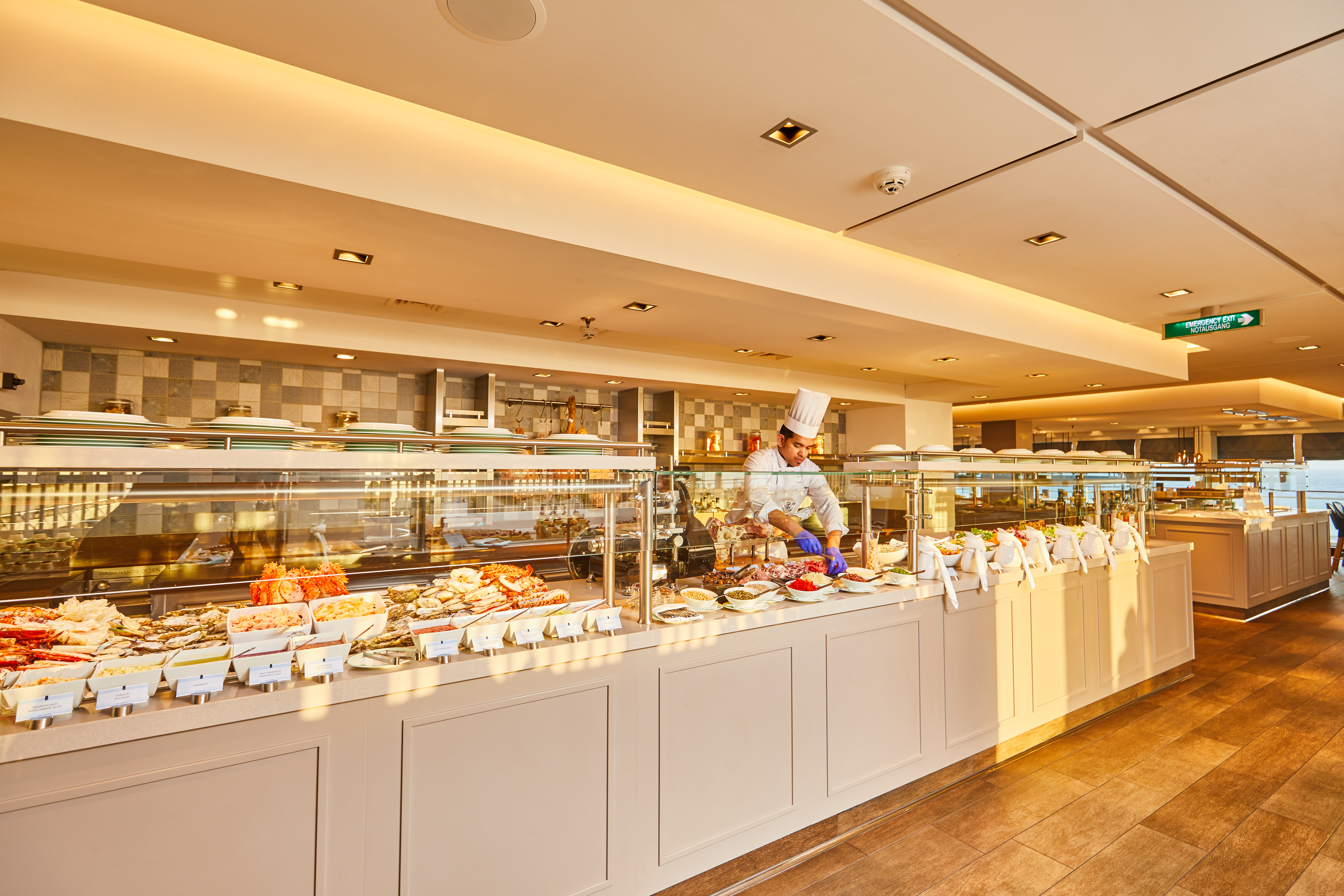 Grillspecialiteter och kulinariska läckerheter från buffén