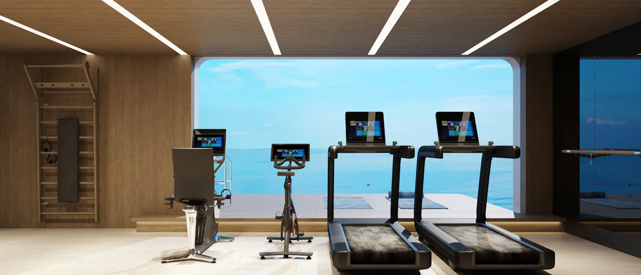 Träna i ett innovativt gym som har en öppning ut mot en träningsyta utomhus!