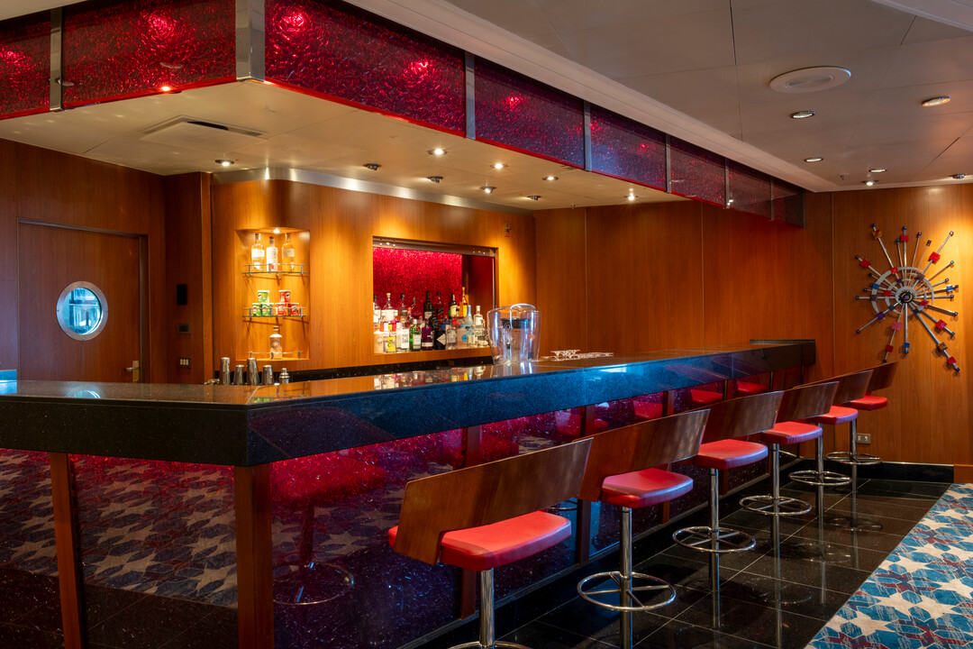 Red Bar