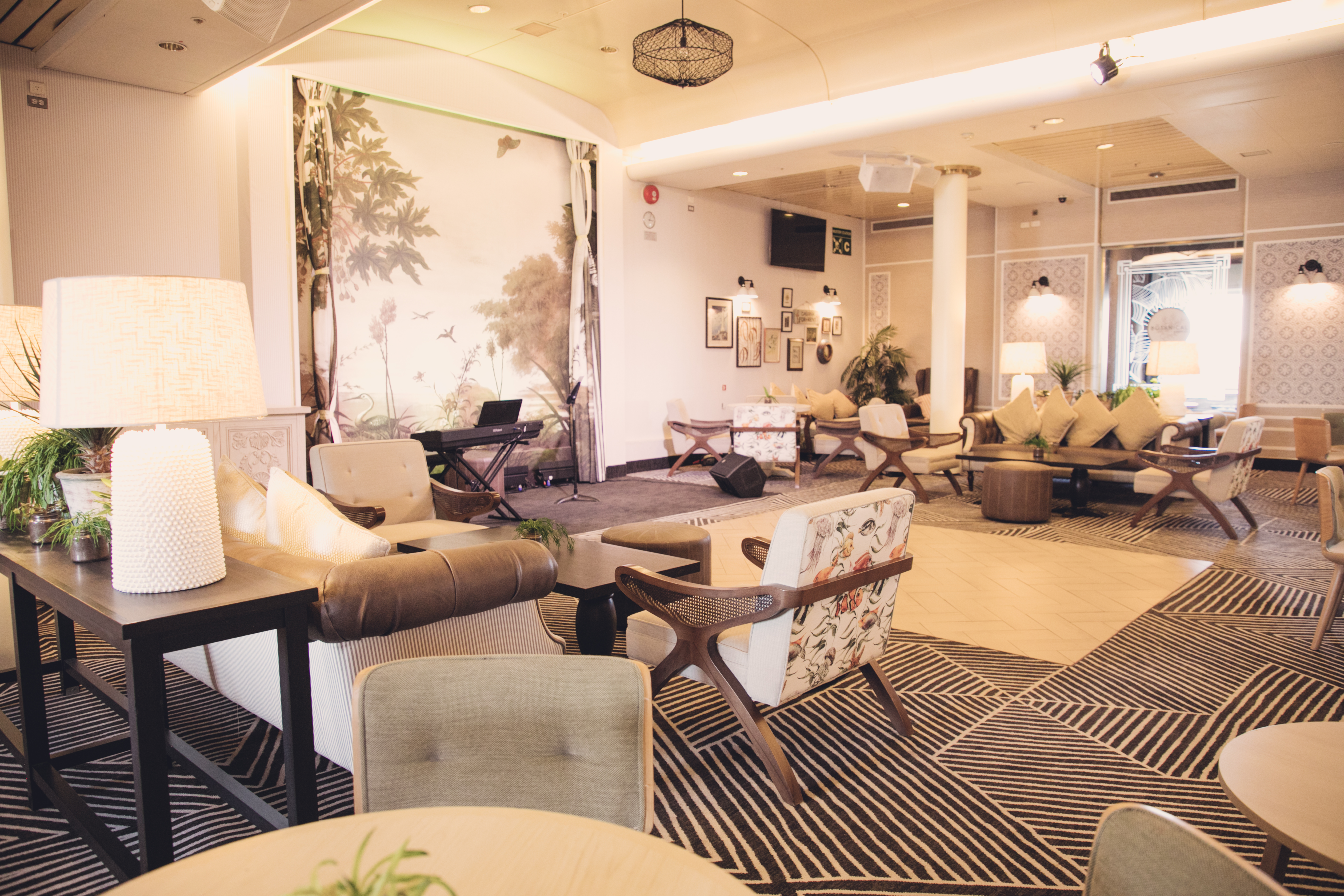 Botanical Lounge