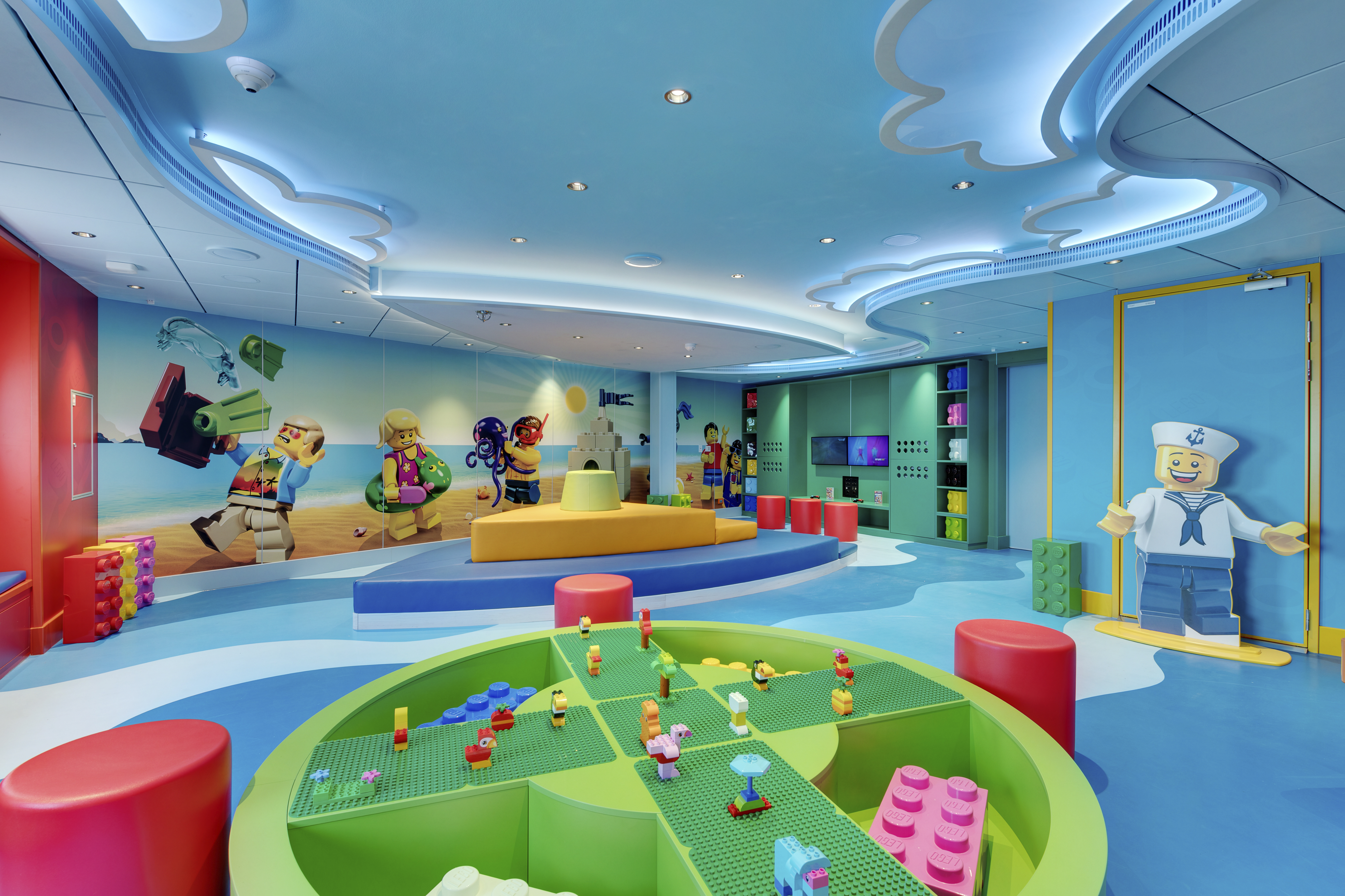 Barn- och ungdomsklubbar i samarbete med Lego ingår