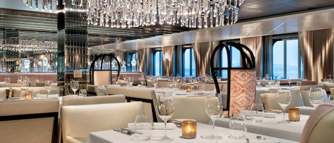 Vackra Normandie är en franskinspirerad restaurang där du kan äta middag på kvällen