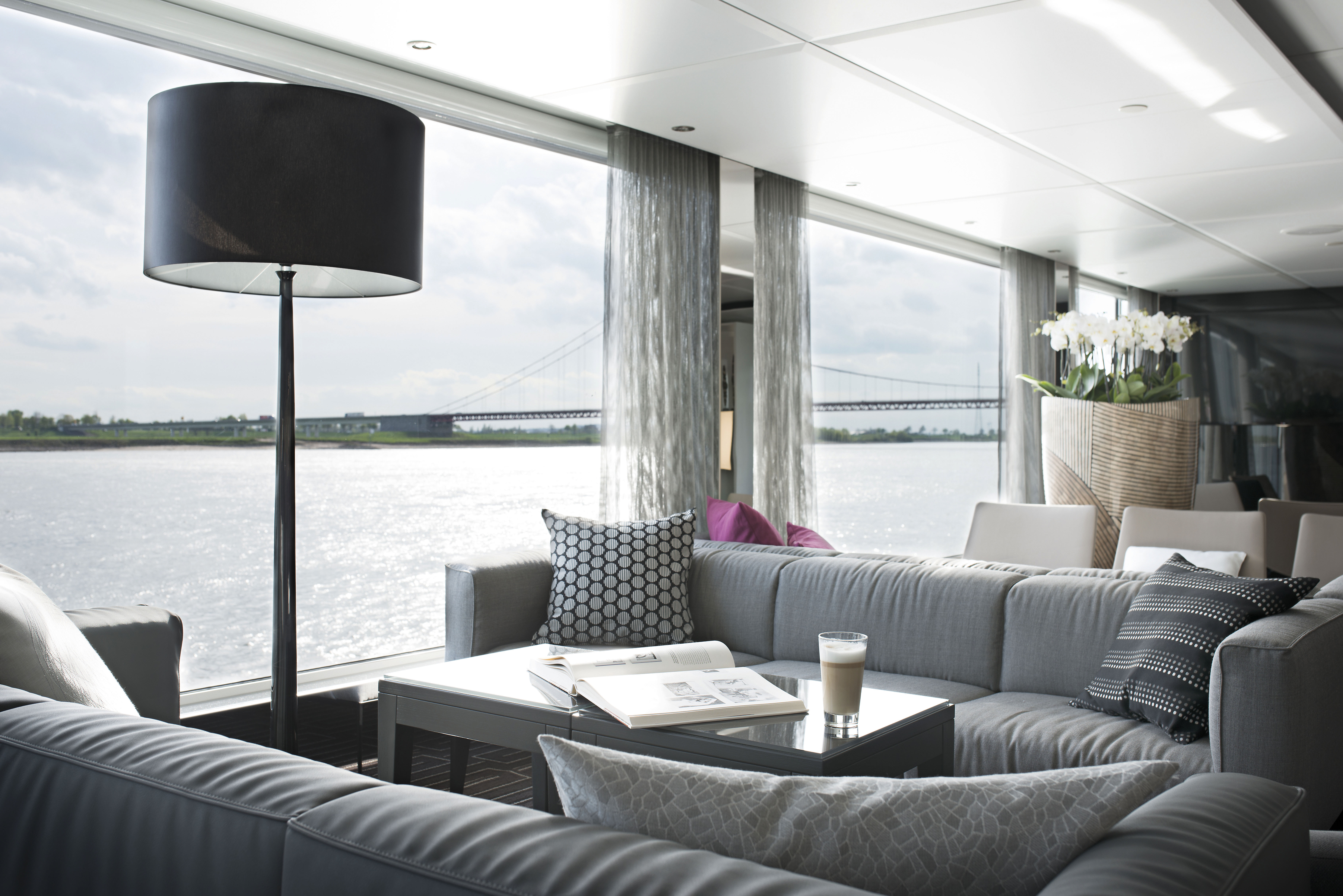 Horizon Lounge