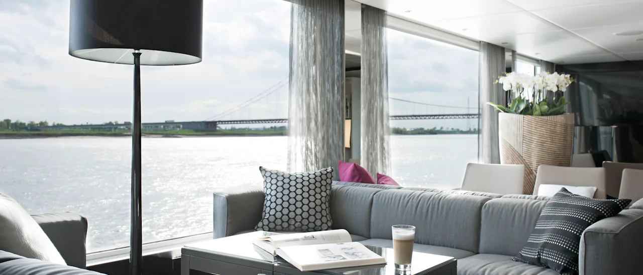 Horizon Lounge