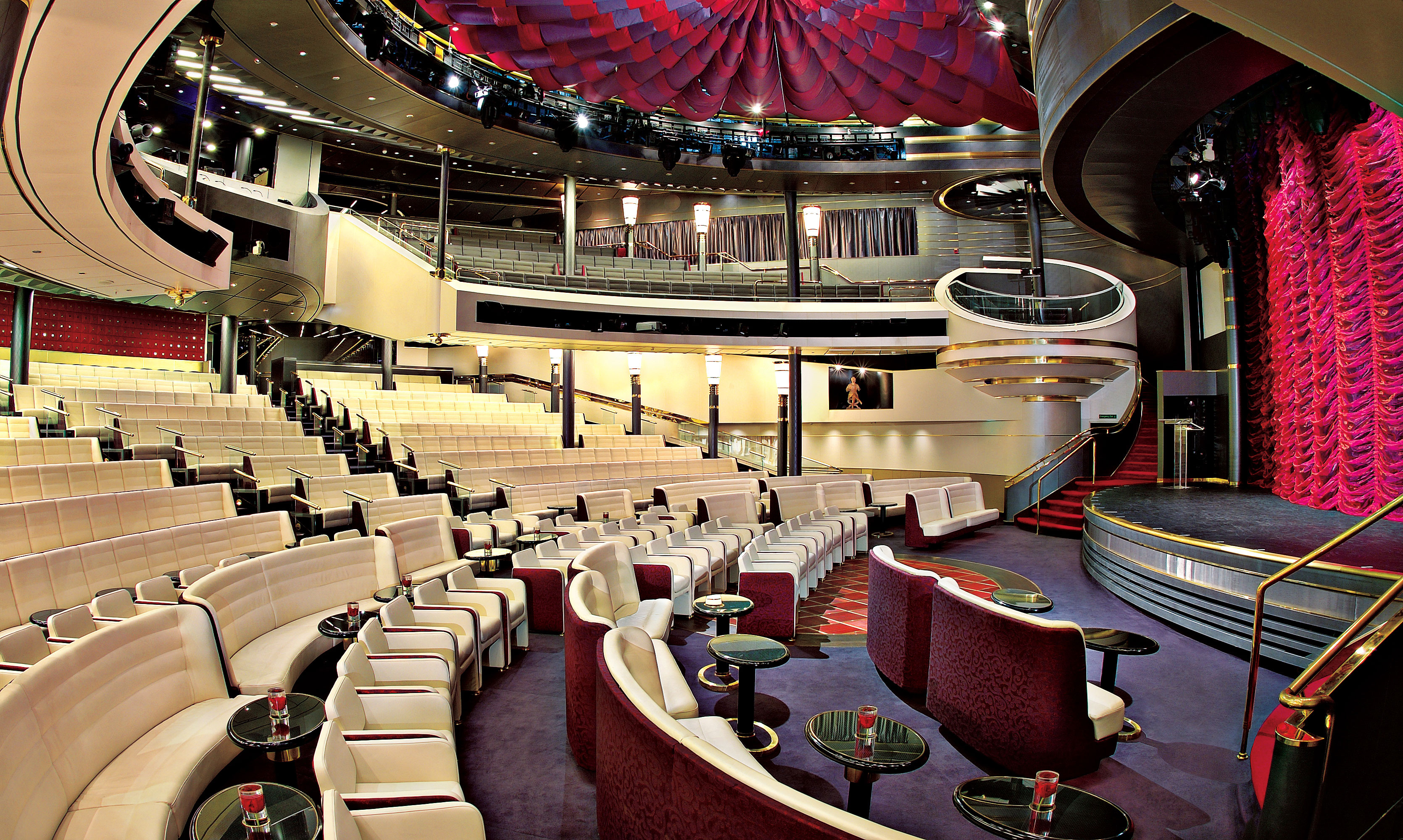 Teatern i väntan på en Las Vegas-inspirerad show