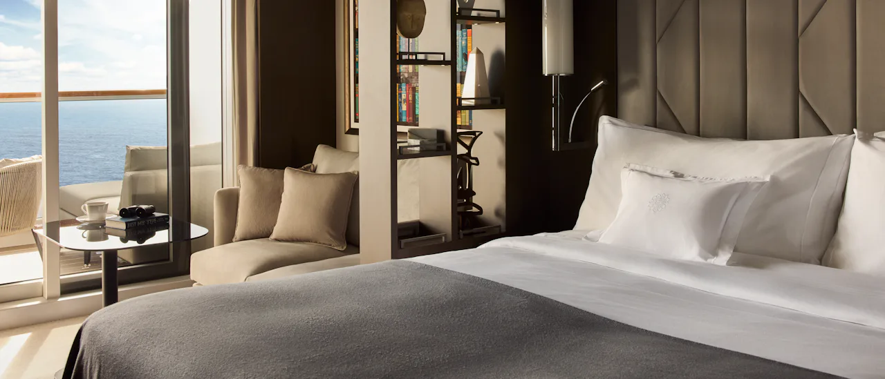 Designen för sviterna har tagits fram i samarbete med De Jorio Luxury och arkitekt- och inredningsstudion NenMar