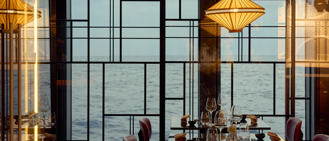 Sakura är en autentisk matupplevelse som erbjuder mat från det pan-asiatiska köket