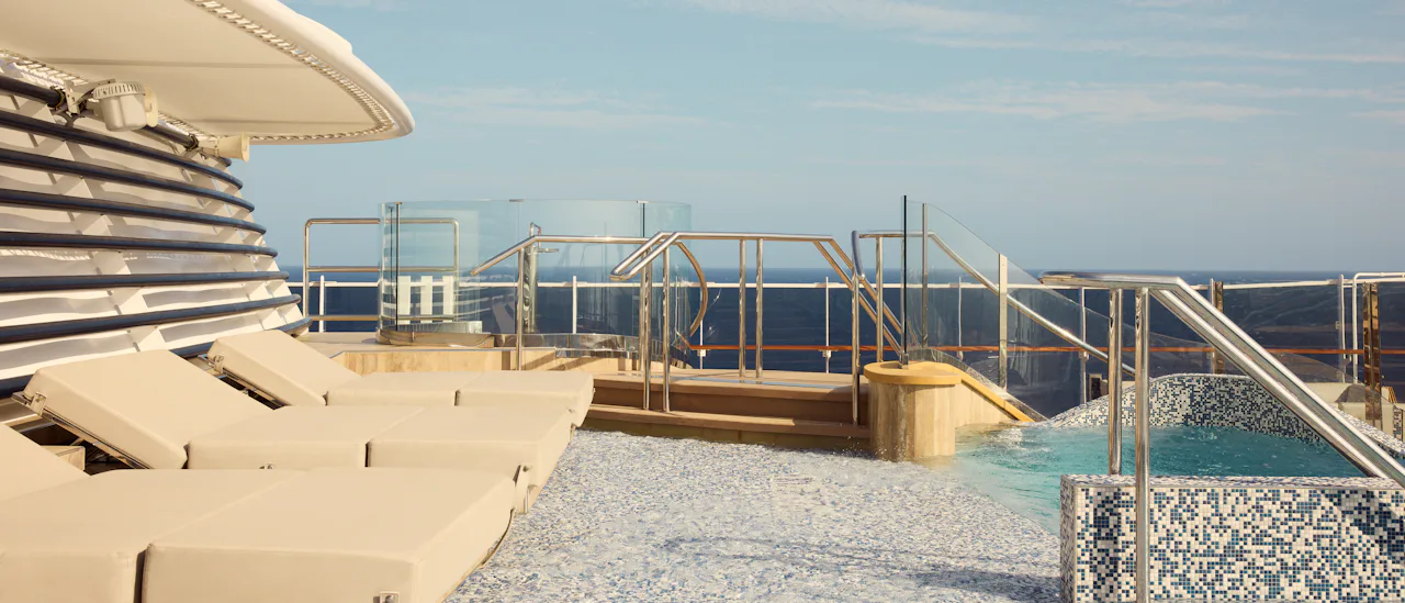 Helios Pool Bar