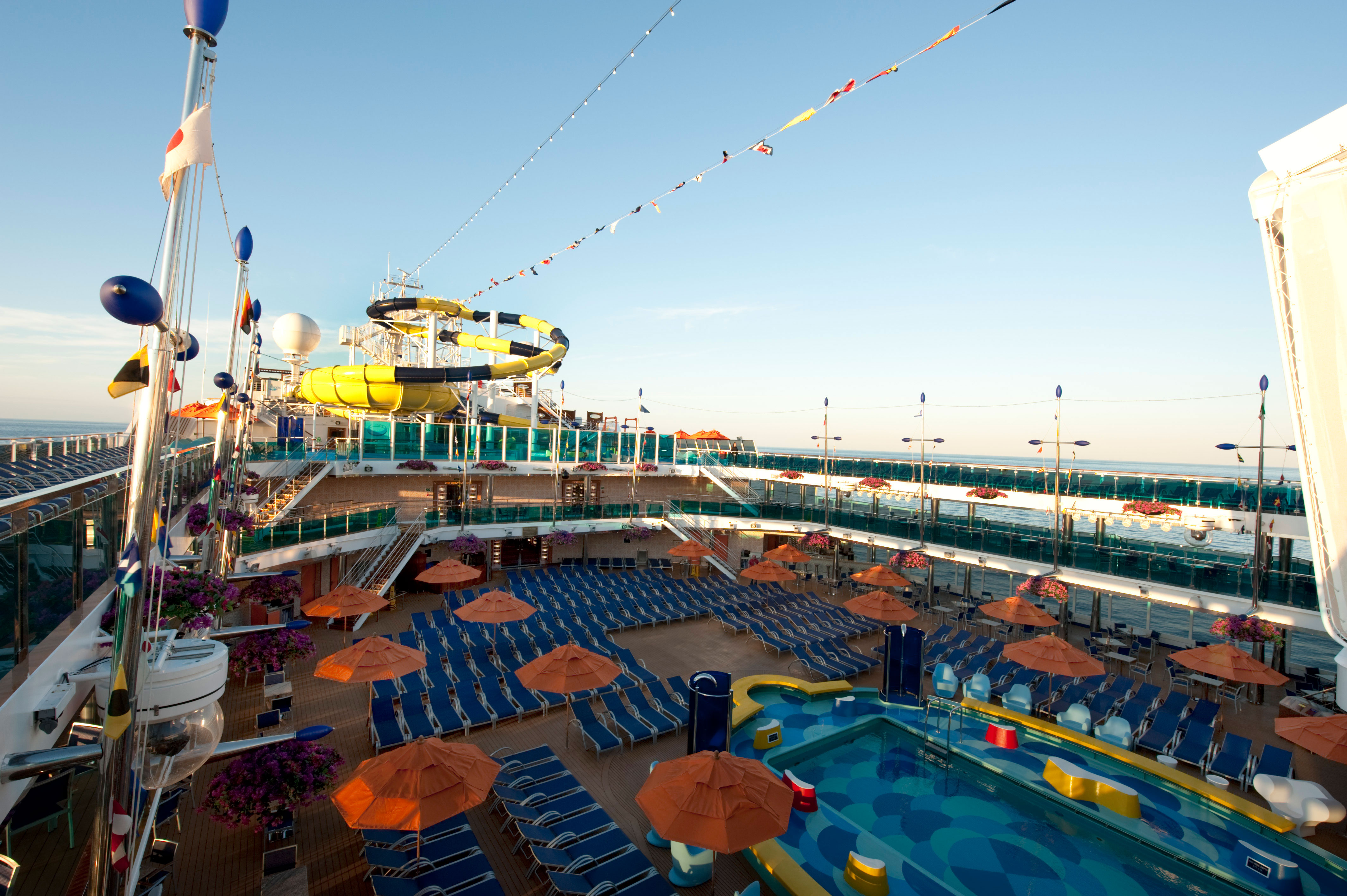 Välkommen till pooldäcket