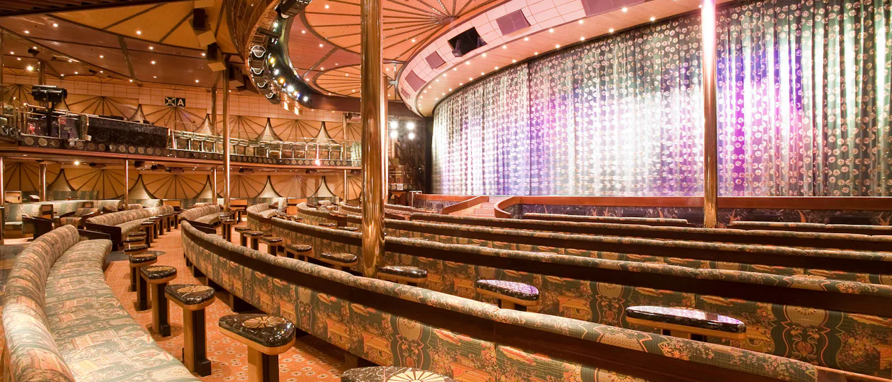 Teatern i väntan på en Las Vegas-inspirerad show