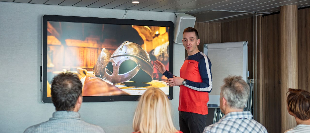 Temat för expeditionen varierar beroende på säsong och destination