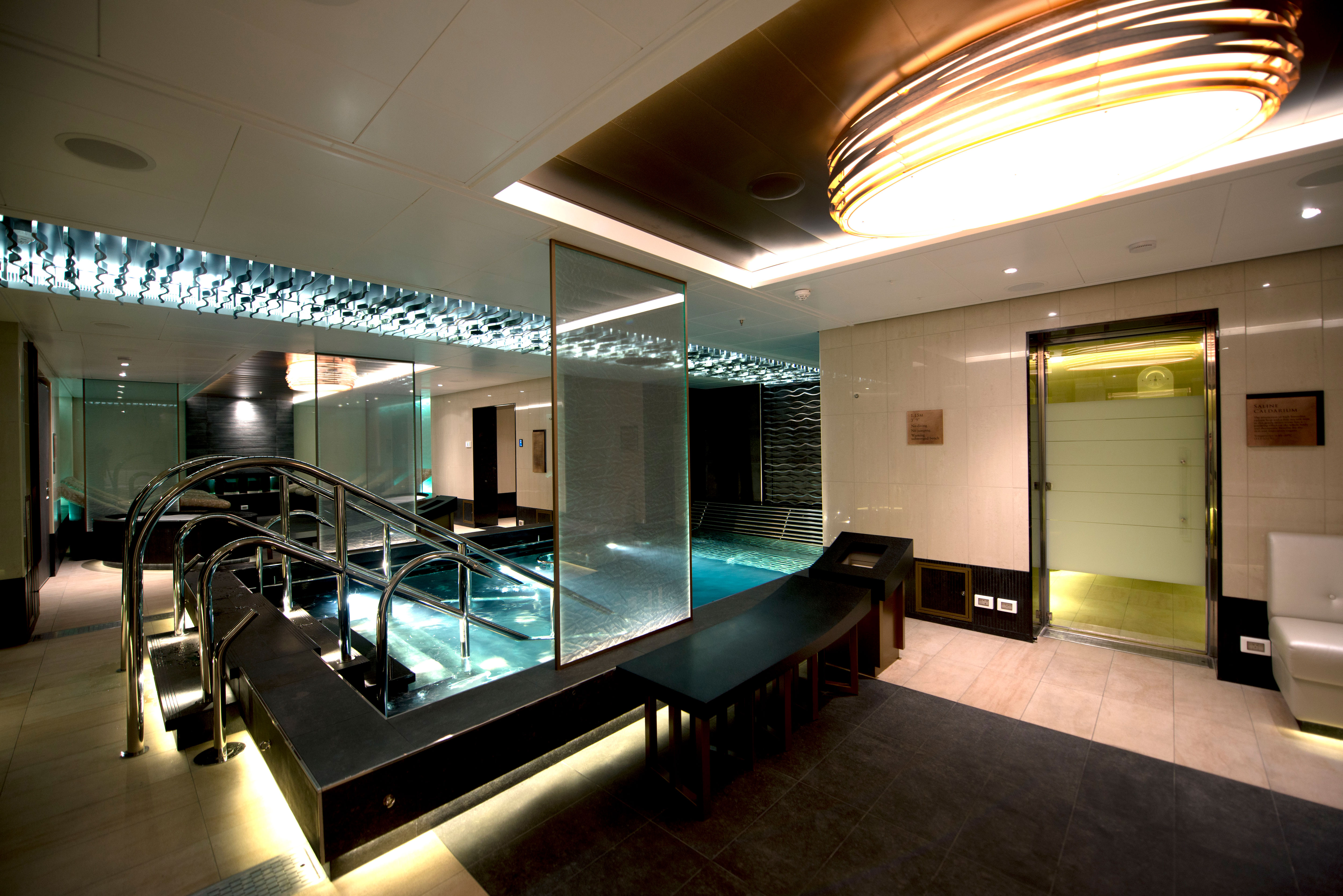 Spapoolen på Oasis Spa