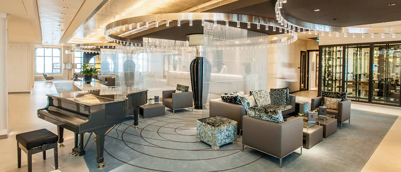 A pleasant atmosphere for a relaxing drink in the Piano Bar