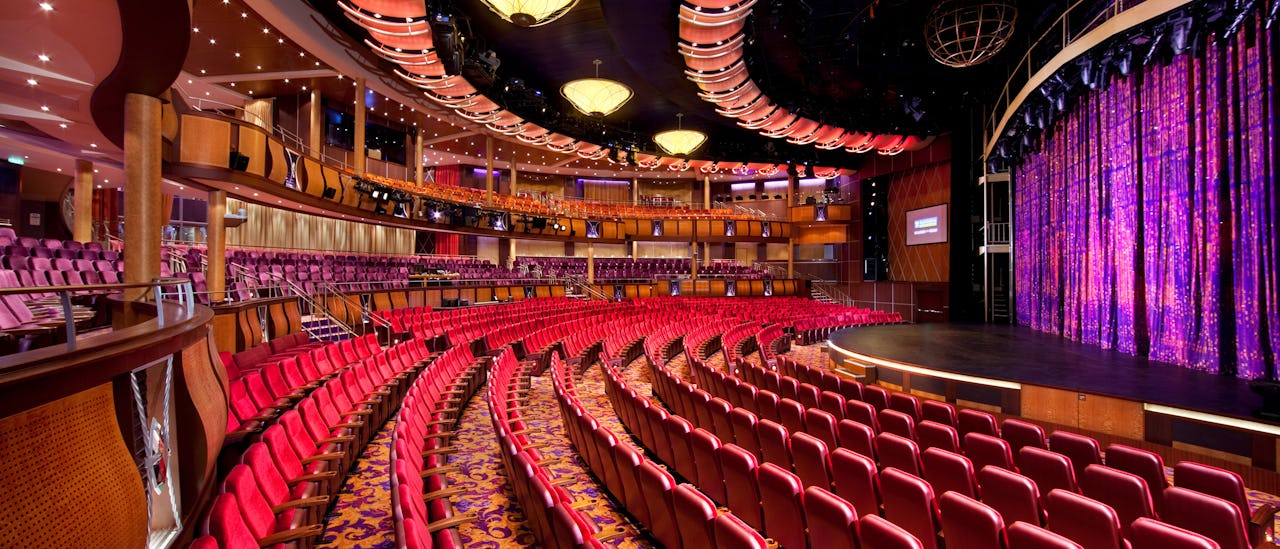 Teatern med 1394 bekväma sittplatser