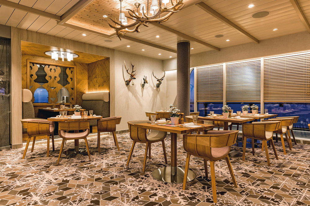 Njut av alpländska specialiteter, både traditionella och moderna, på Restaurant Schmankerl