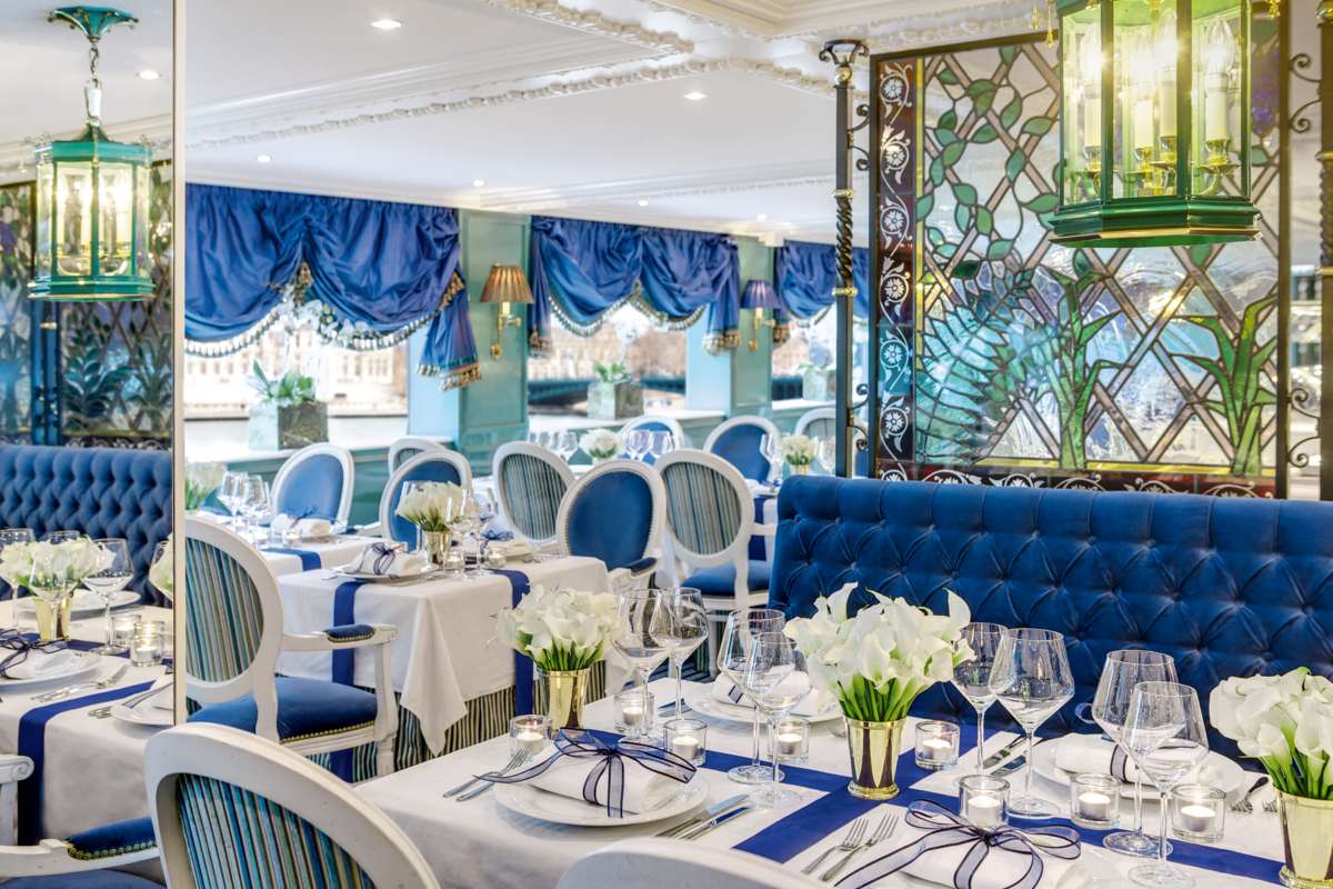 Cezanne Restaurant erbjuder klassisk europeisk mat samt specialiteter från regionen