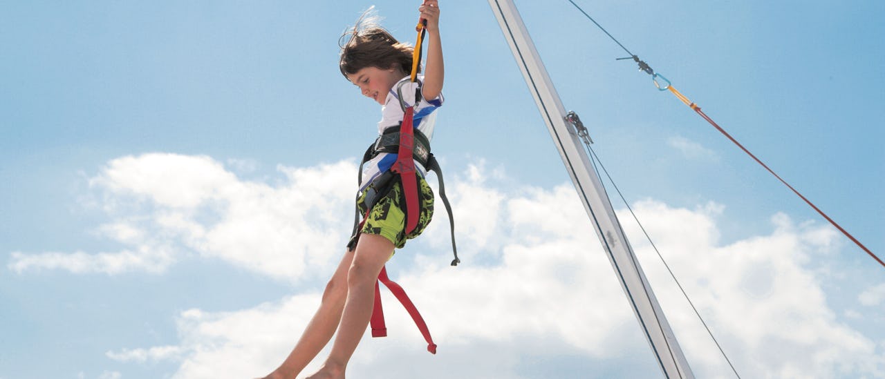 Sväva fritt i trampolinen