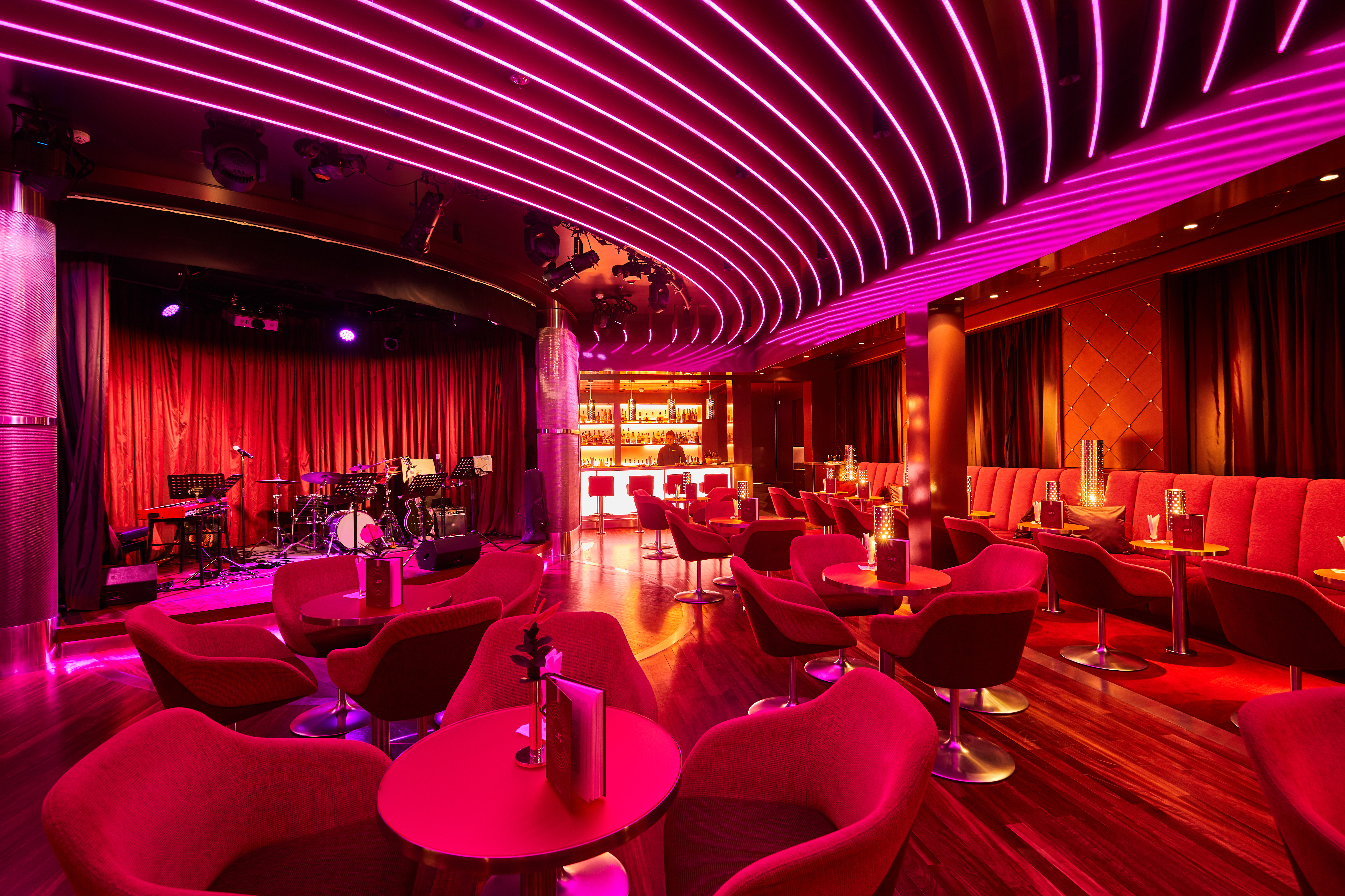 Concerts, comedy and cabaret in Club 2