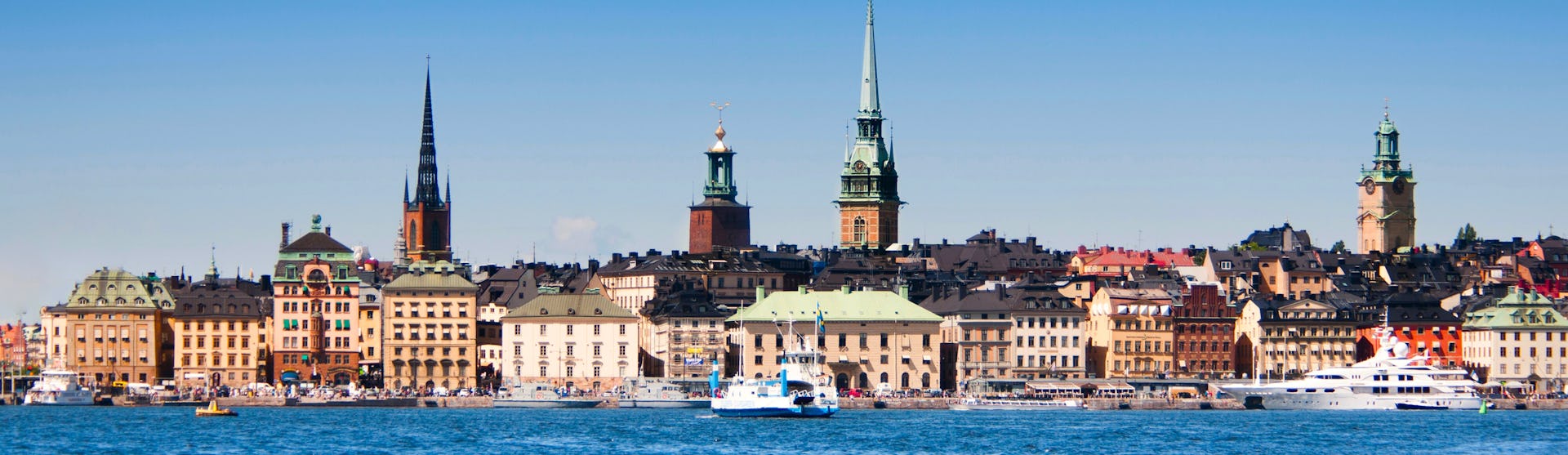 Kryssa i Norra Europa. Bild på Östersjön och vackra svenska skärgården i Stockholm.