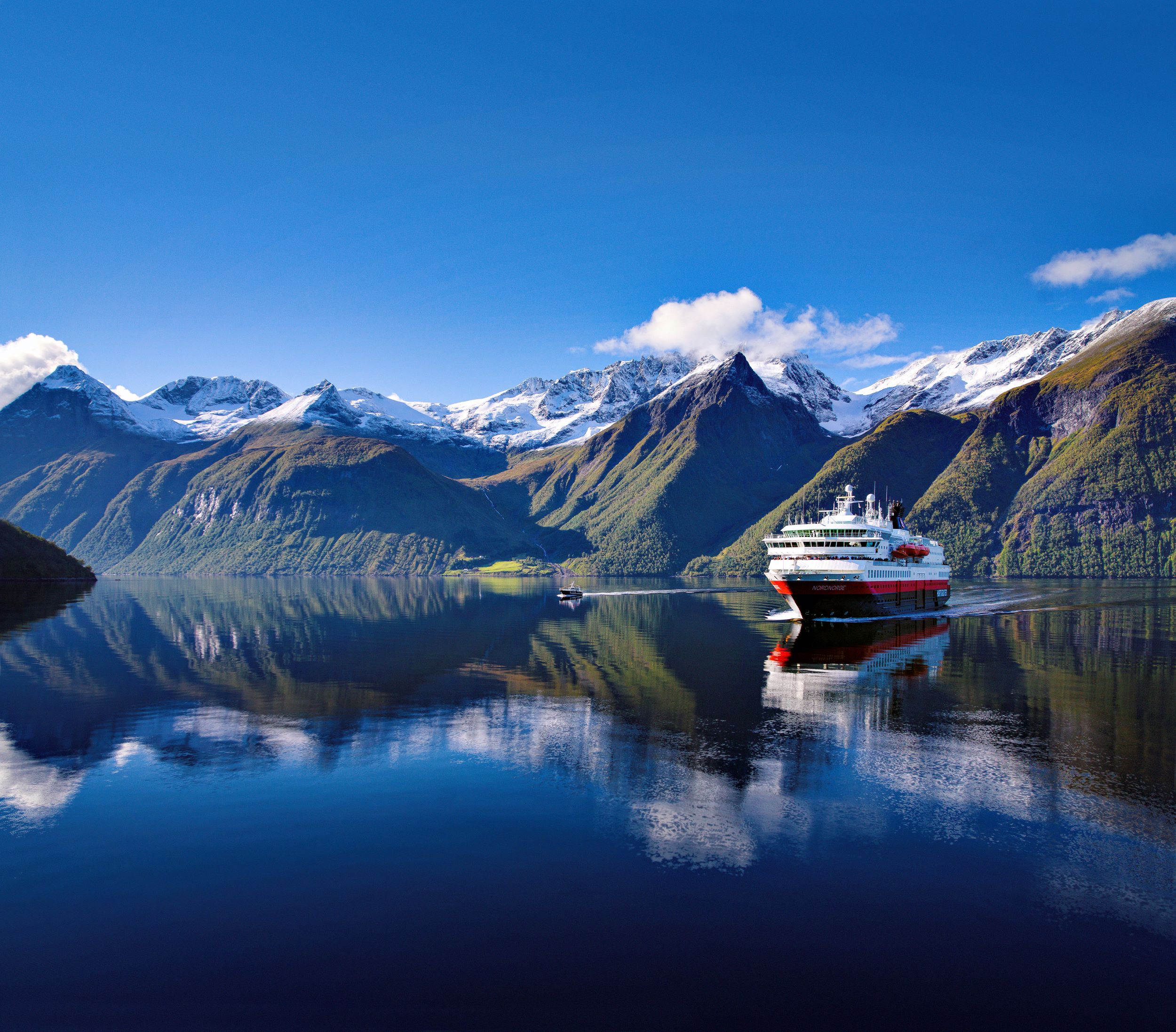 En midsommarkryssning med Hurtigruten