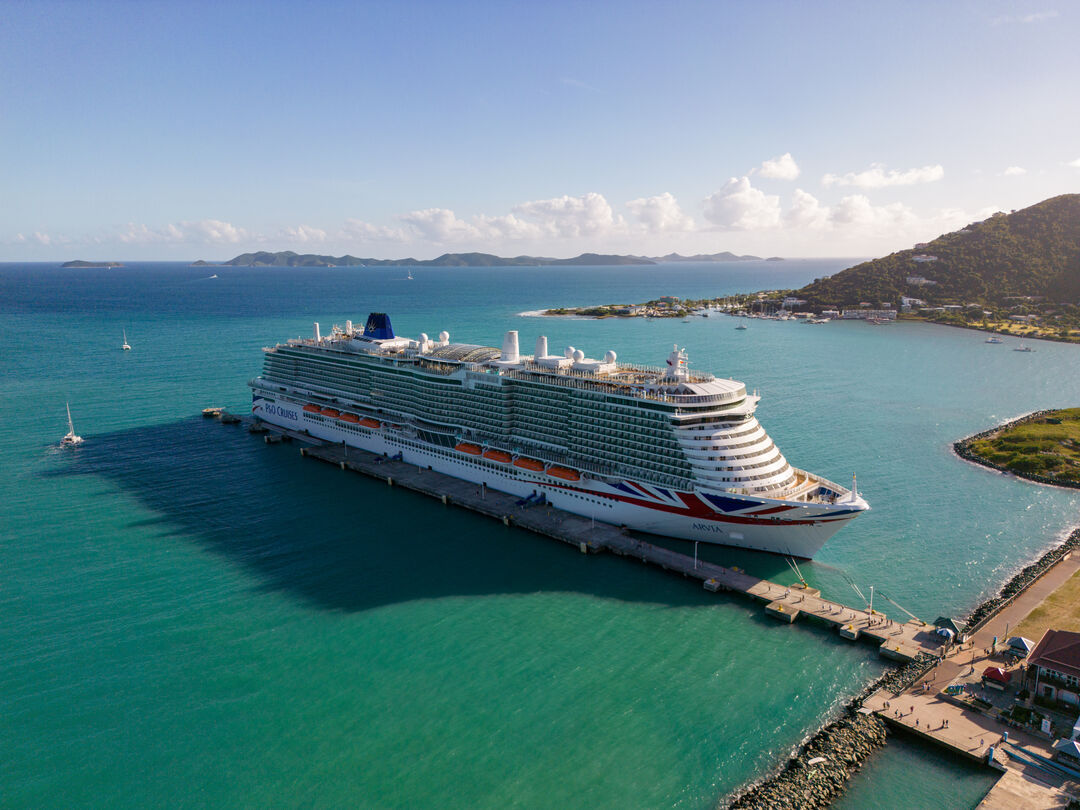 Bilden visar ett kryssningsfartyg från P&O Cruises 