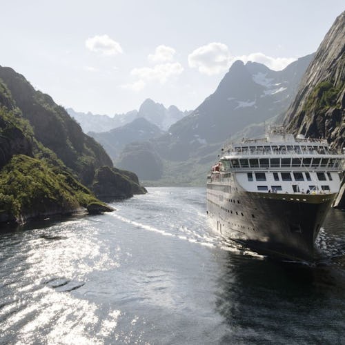 Fira 17:e maj med Havila Kystruten