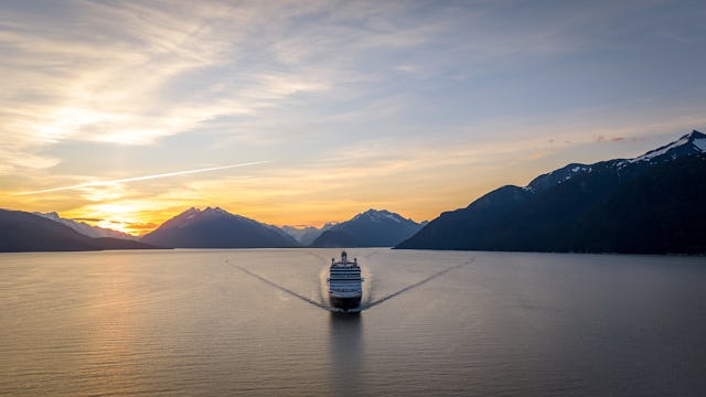 Upptäck Holland America Line. På bilden syns Haines som kryssar.