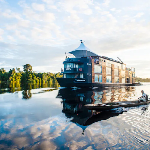Bilden visar fartyget Aria Amazon från Uniworld River Cruises