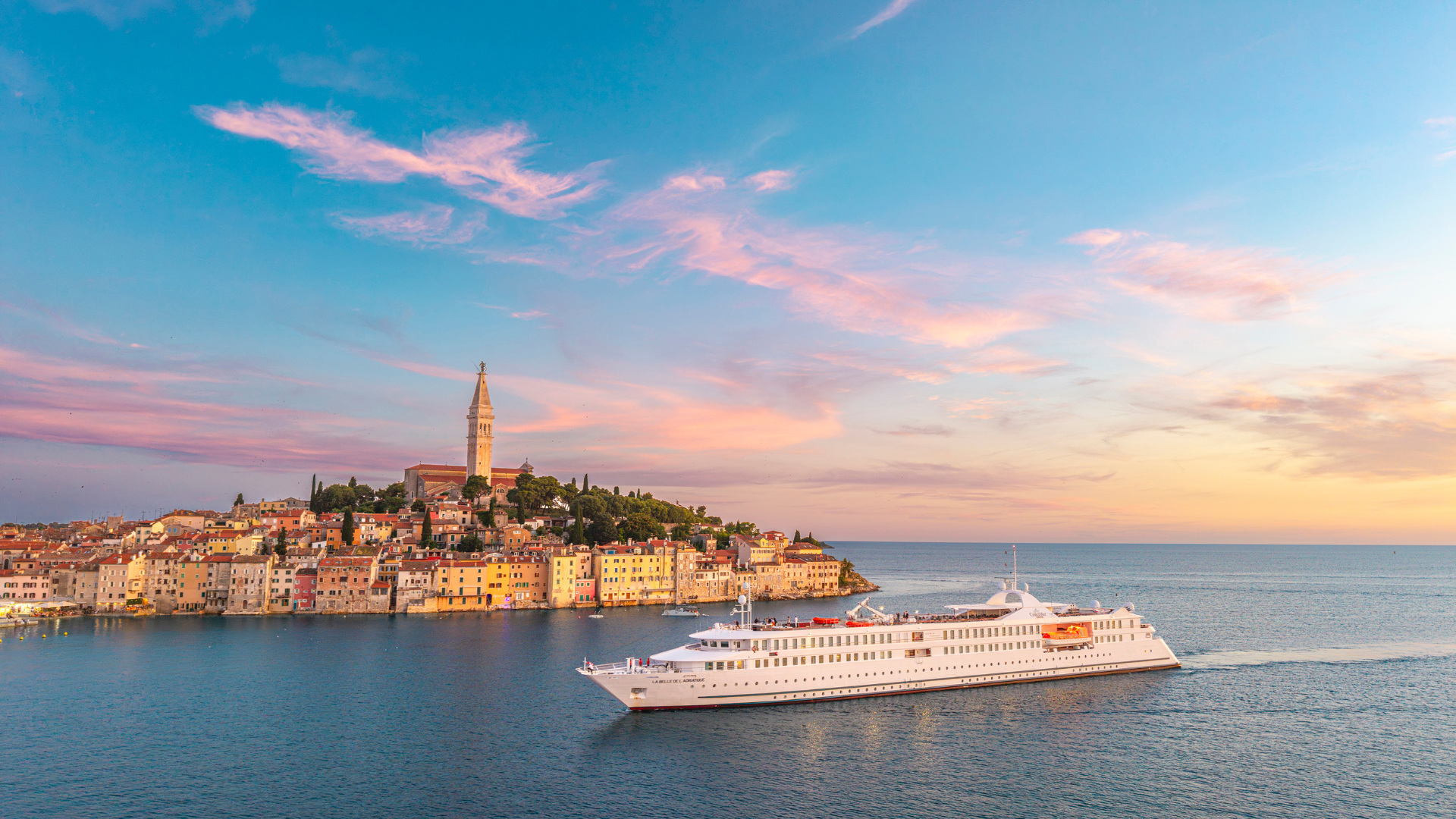 Bilden visar fartyget MV La Belle de L'Adriatique