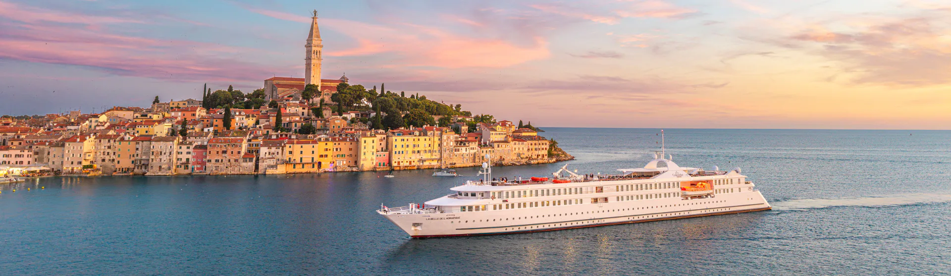 Bilden visar fartyget MV La Belle de L'Adriatique