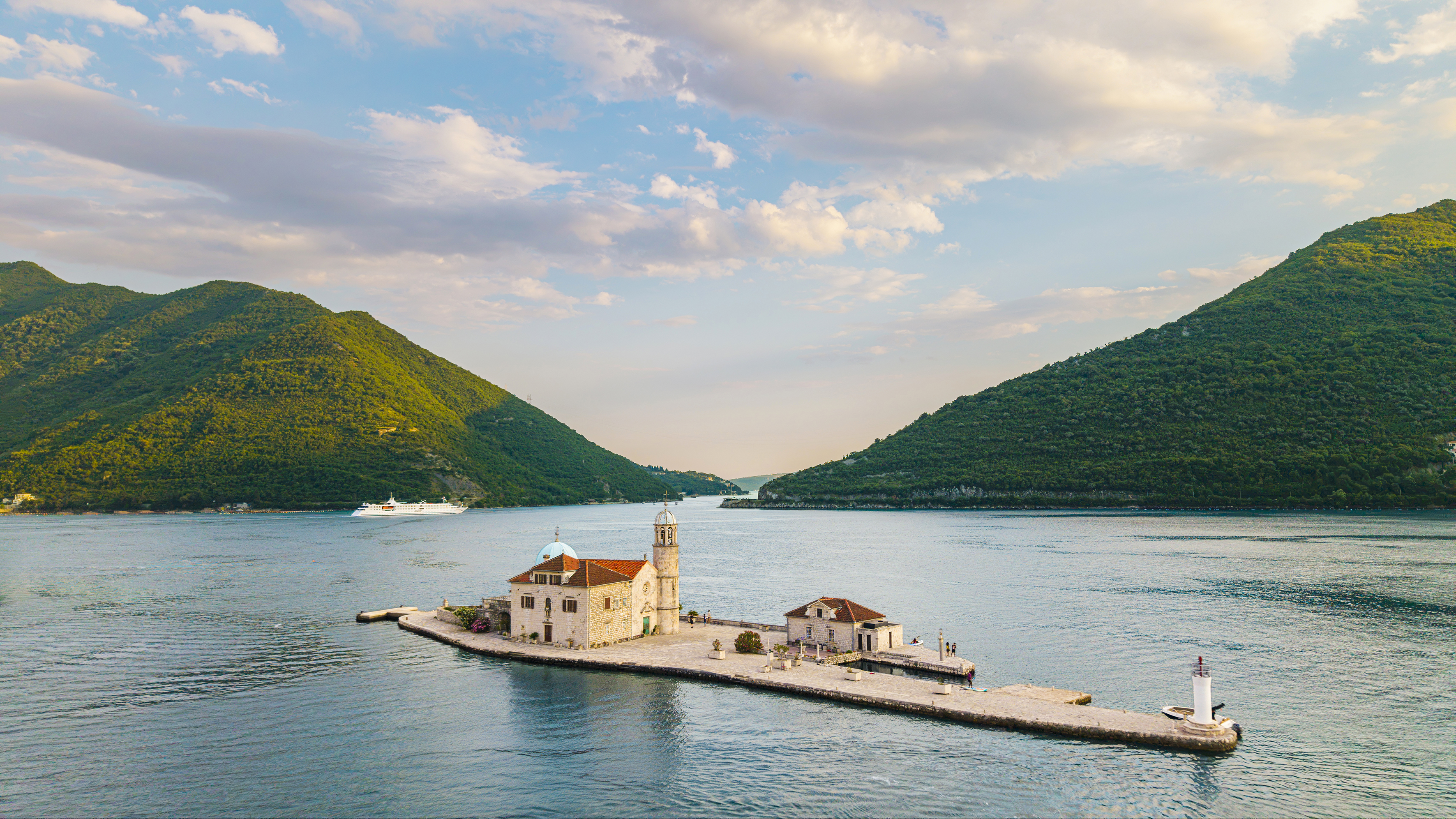 Bilden visar fartyget MV La Belle de L'Adriatique