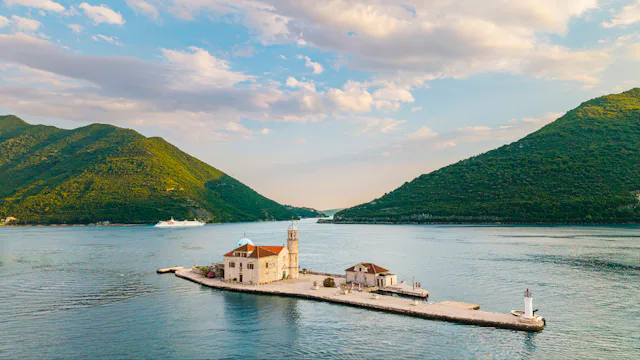 Bilden visar fartyget MV La Belle de L'Adriatique