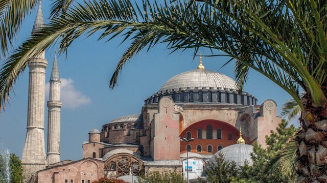Kryssa till Turkiet. Bilden visar Hagia Sofia i Istanbull.