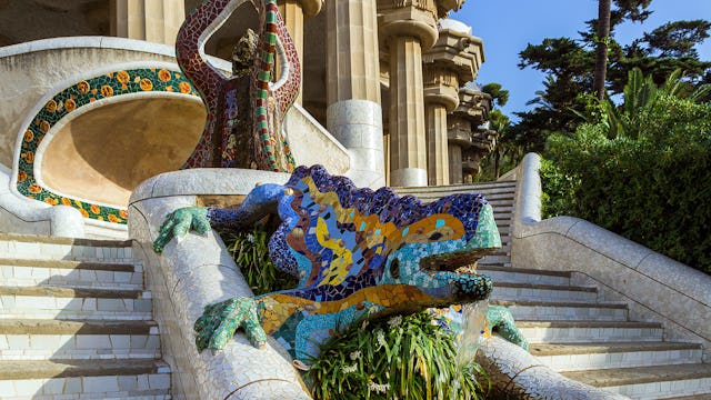 Bilden visar den kända mosaik ödlan vid park Guell i Barcelona.